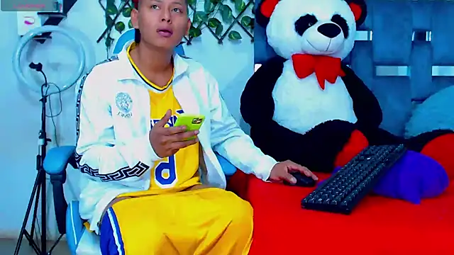 Snapshot of Hakim_prettynigg chatting on December 15, 2025, 3:29 pm Hakim prettynigg online show from December 15, 2025, 3:29 pm