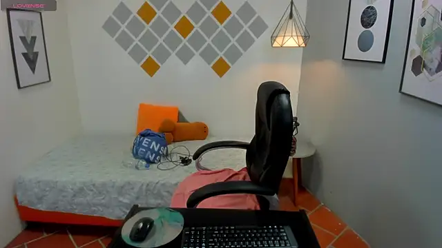 Snapshot of tracycum chatting on March 15, 2025, 5:15 pm tracycum online show from March 15, 2025, 5:15 pm