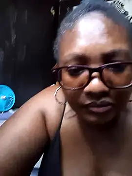 Snapshot of YELLOW_BONE chatting on January 21, 2025, 9:35 am YELLOW BONE online show from January 21, 2025, 9:35 am