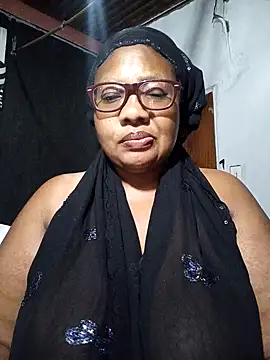 Snapshot of YELLOW_BONE chatting on January 30, 2025, 1:22 am YELLOW BONE online show from January 30, 2025, 1:22 am