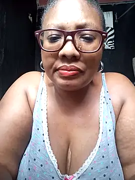Snapshot of YELLOW_BONE chatting on February 16, 2025, 8:32 am YELLOW BONE online show from February 16, 2025, 8:32 am