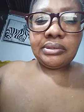 Snapshot of YELLOW_BONE chatting on June 10, 2026, 8:32 pm YELLOW BONE online show from June 10, 2026, 8:32 pm