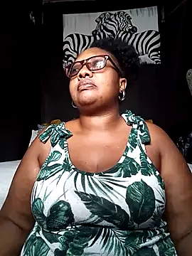 Snapshot of YELLOW_BONE chatting on February 10, 2025, 7:47 am YELLOW BONE online show from February 10, 2025, 7:47 am