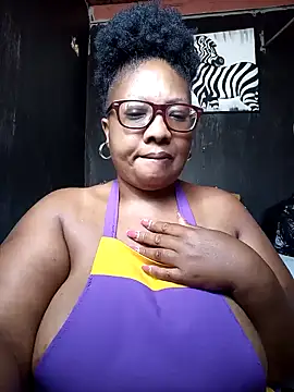 Snapshot of YELLOW_BONE chatting on February 9, 2025, 8:43 am YELLOW BONE online show from February 9, 2025, 8:43 am