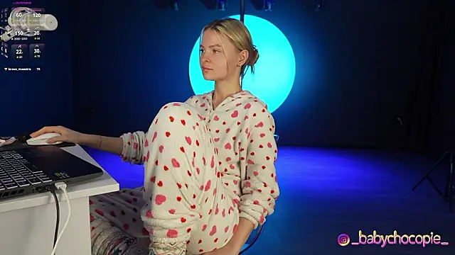 Snapshot of Masha_2002 chatting on February 7, 2026, 10:07 pm Masha 2002 online show from February 7, 2026, 10:07 pm