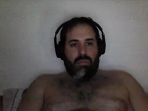 Snapshot of The_Masterxxx14 chatting on April 10, 2026, 2:35 pm The Masterxxx14 online show from April 10, 2026, 2:35 pm