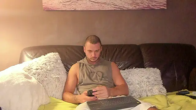 paulblack21 online show from October 26, 2025, 12:55 am