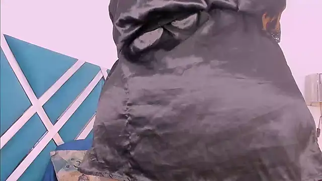 veronica salas online show from March 13, 2026, 7:30 pm