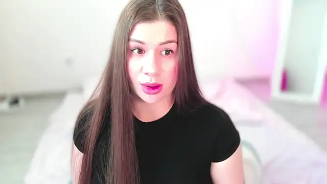 JuicyHelenX online show from June 19, 2026, 10:10 am