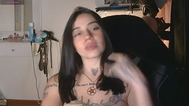 Snapshot of val_bardot chatting on May 12, 2026, 4:53 am val bardot online show from May 12, 2026, 4:53 am