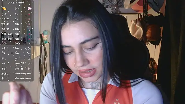 Snapshot of val_bardot chatting on June 14, 2026, 12:07 am val bardot online show from June 14, 2026, 12:07 am
