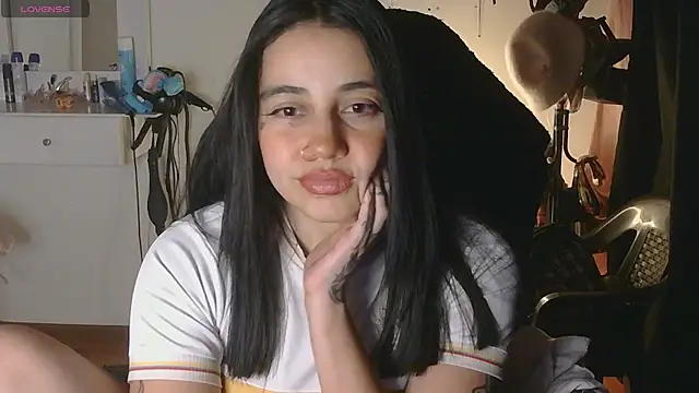 Snapshot of val_bardot chatting on May 18, 2026, 9:03 am val bardot online show from May 18, 2026, 9:03 am
