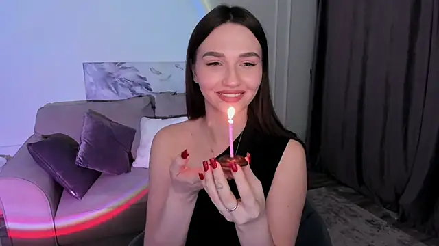 GracefulLook online show from November 25, 2025, 7:36 pm