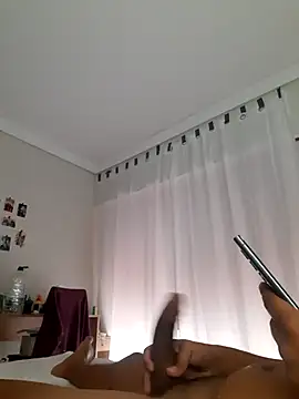 Snapshot of Senna482 chatting on October 18, 2025, 4:20 pm Senna482 online show from October 18, 2025, 4:20 pm