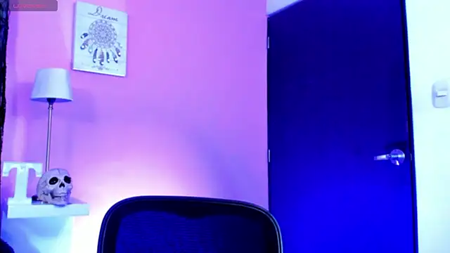 TaylorEvanss online show from October 18, 2025, 7:38 pm