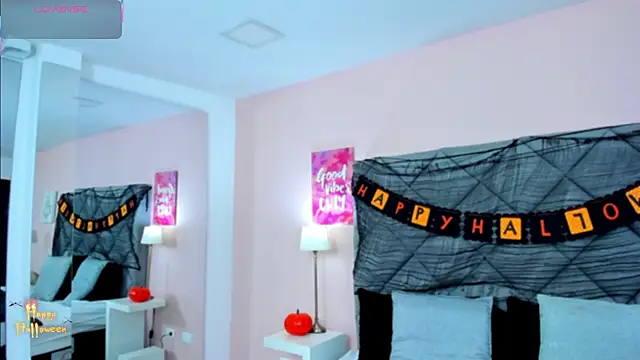 TaylorEvanss online show from October 14, 2025, 8:09 pm