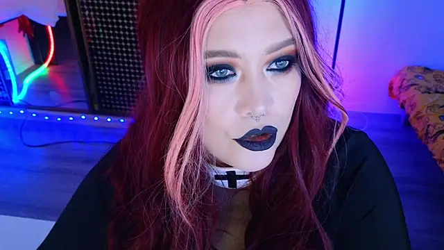 wickedxqueen online show from June 18, 2026, 9:53 pm