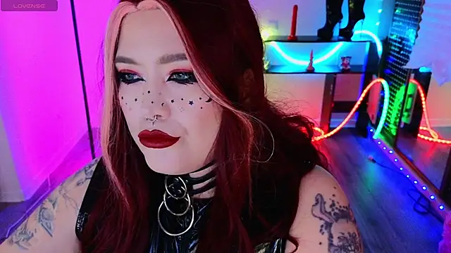 wickedxqueen online show from June 14, 2026, 8:54 pm