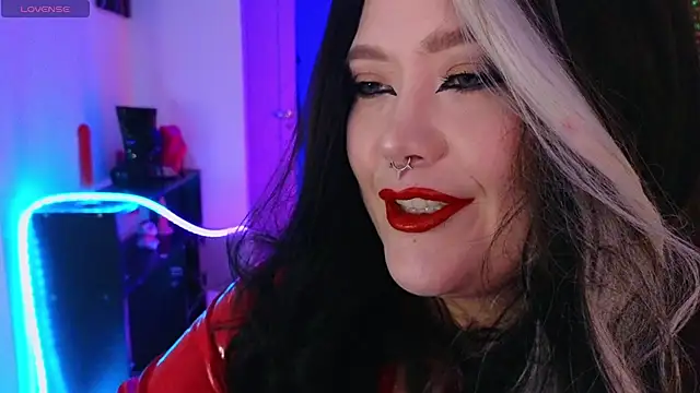 wickedxqueen online show from June 24, 2026, 9:23 pm