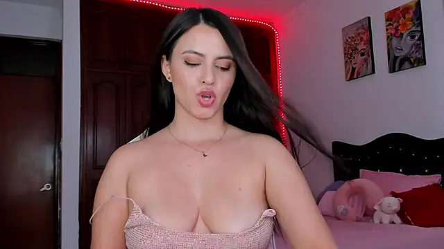 Sara Squirting Heels online show from June 4, 2026, 9:41 pm