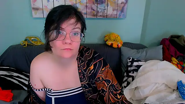 EverlyRays online show from April 9, 2026, 7:31 pm