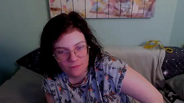 Snapshot of EverlyRays chatting on July 5, 2026, 8:59 pm EverlyRays online show from July 5, 2026, 8:59 pm