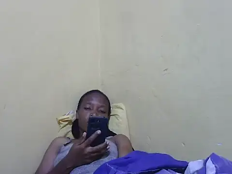 Smillie prety online show from October 17, 2025, 5:55 am