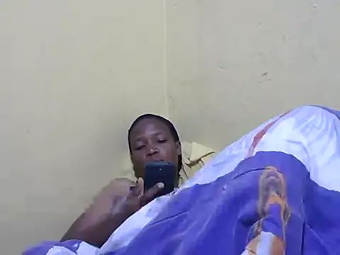 Smillie prety online show from October 14, 2025, 3:07 am