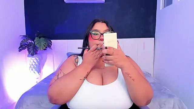 Snapshot of tifanny_bigboobs11 chatting on June 21, 2026, 10:54 am tifanny bigboobs11 online show from June 21, 2026, 10:54 am