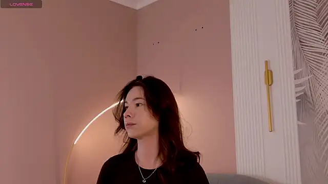 Marie Diaze online show from May 15, 2026, 5:05 am