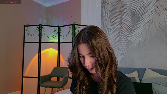 Marie Diaze online show from June 17, 2026, 5:07 am