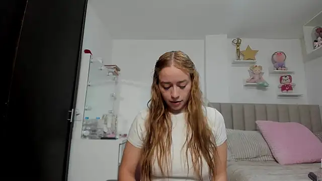 Snapshot of Natalia_Suarez chatting on July 3, 2026, 12:39 am Natalia Suarez online show from July 3, 2026, 12:39 am