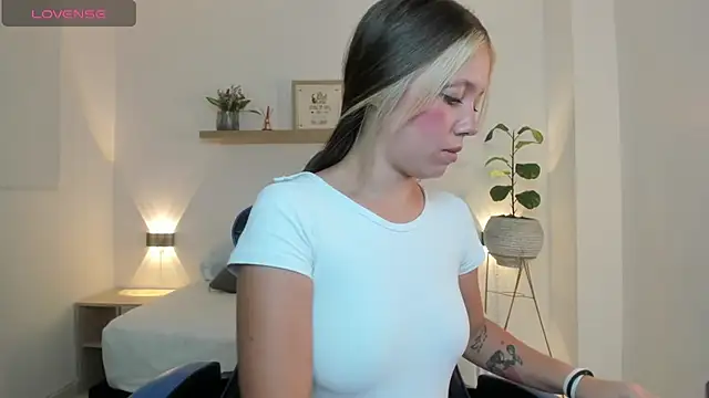 nataly rodri online show from May 12, 2026, 4:20 am