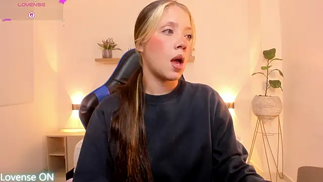 nataly rodri online show from May 23, 2026, 2:10 am