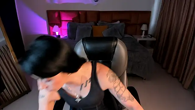 Kristen Garner online show from October 6, 2025, 8:09 pm