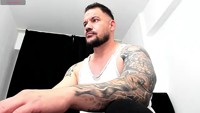 Snapshot of musclemonster31 chatting on October 4, 2025, 8:10 pm musclemonster31 online show from October 4, 2025, 8:10 pm