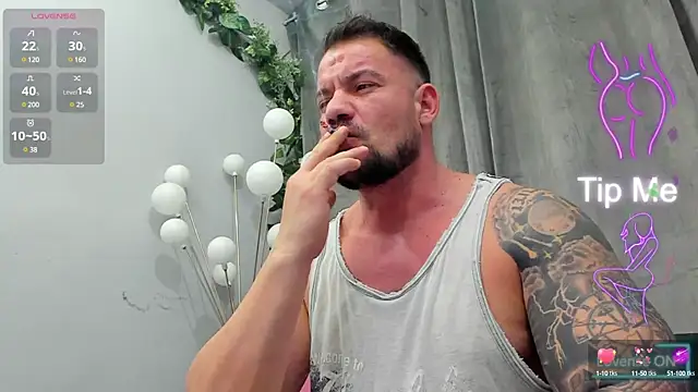 Snapshot of musclemonster31 chatting on March 8, 2025, 6:10 am musclemonster31 online show from March 8, 2025, 6:10 am