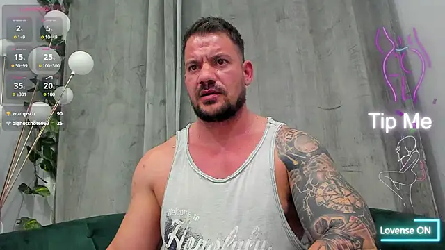 Snapshot of musclemonster31 chatting on March 11, 2025, 4:19 am musclemonster31 online show from March 11, 2025, 4:19 am