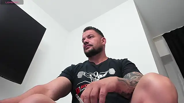 Snapshot of musclemonster31 chatting on September 25, 2025, 8:37 pm musclemonster31 online show from September 25, 2025, 8:37 pm