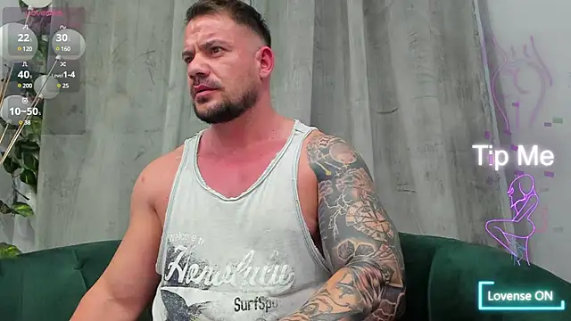 Snapshot of musclemonster31 chatting on March 5, 2025, 12:05 am musclemonster31 online show from March 5, 2025, 12:05 am