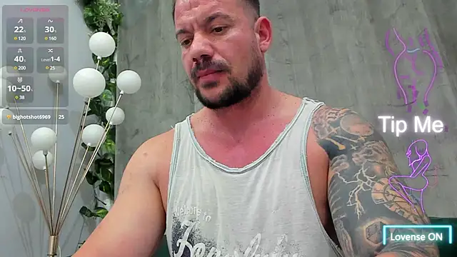 Snapshot of musclemonster31 chatting on March 11, 2025, 1:16 am musclemonster31 online show from March 11, 2025, 1:16 am