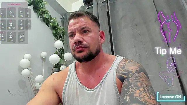 Snapshot of musclemonster31 chatting on March 5, 2025, 10:21 pm musclemonster31 online show from March 5, 2025, 10:21 pm