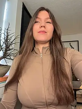 AmelieLaurent  online show from August 3, 2026, 3:18 pm