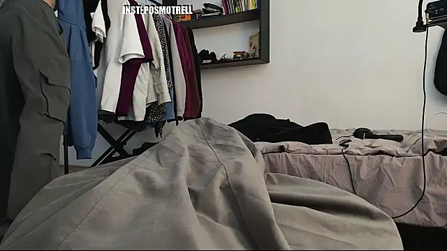 Snapshot of ETHAN_MOORE chatting on April 9, 2026, 9:26 am ETHAN MOORE online show from April 9, 2026, 9:26 am