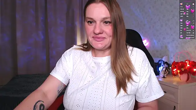 EndlessLustX online show from May 4, 2026, 2:42 pm