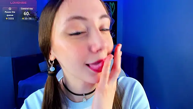 Lexi Split online show from April 8, 2026, 1:40 am