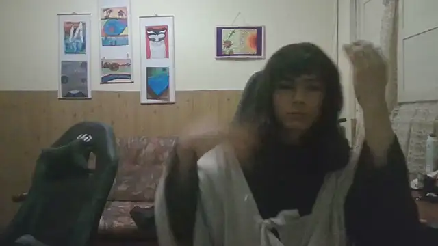 calliemaggotbone online show from November 15, 2025, 9:19 pm