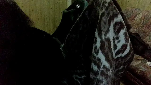 calliemaggotbone online show from December 2, 2025, 9:44 am