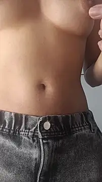 Miia Petitte online show from April 11, 2026, 7:06 pm