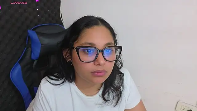 Cuteprincess21 online show from April 1, 2026, 12:50 pm